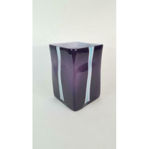 Vierkante paarse vaas, Murano stijl, geblazen (1). 6C2