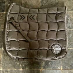 Eskadron platinum glossy dressuur back on track bruin