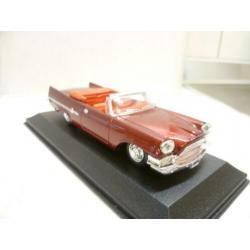 New Ray Chrysler 300E 1959 nieuw in doos 1:43 modelauto.