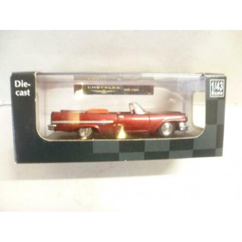 New Ray Chrysler 300E 1959 nieuw in doos 1:43 modelauto.