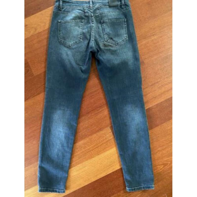 Schitterende zgan jeans van Closed donkerpaars maat 27