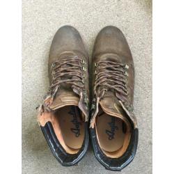 AUSTRALIAN bruine lage boots maat 46 losse zool