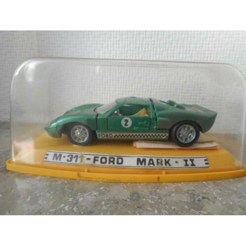 Ford GT40 Mark II / Pilen M-311 1:43