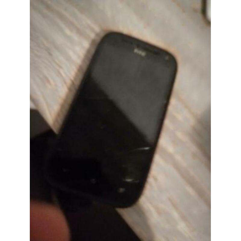 Samsung en HTC telefoon. Defect, komen bijde met batterijen.