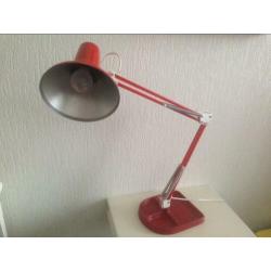 Retro vintage rode schaarlamp bureau lamp met voet 70's lamp