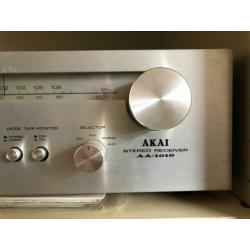 AKAI AA-1010 stereo receiver - radio met twee boxen