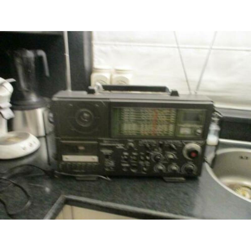 PAN CRUSADER -S 12 band world wide recepition with recorder