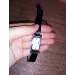 Gratis horloge, oorbellen ringen en clip oorbellen