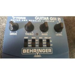 Behringer gitaar amplifier & KORG basgitaar Chomatic tuner