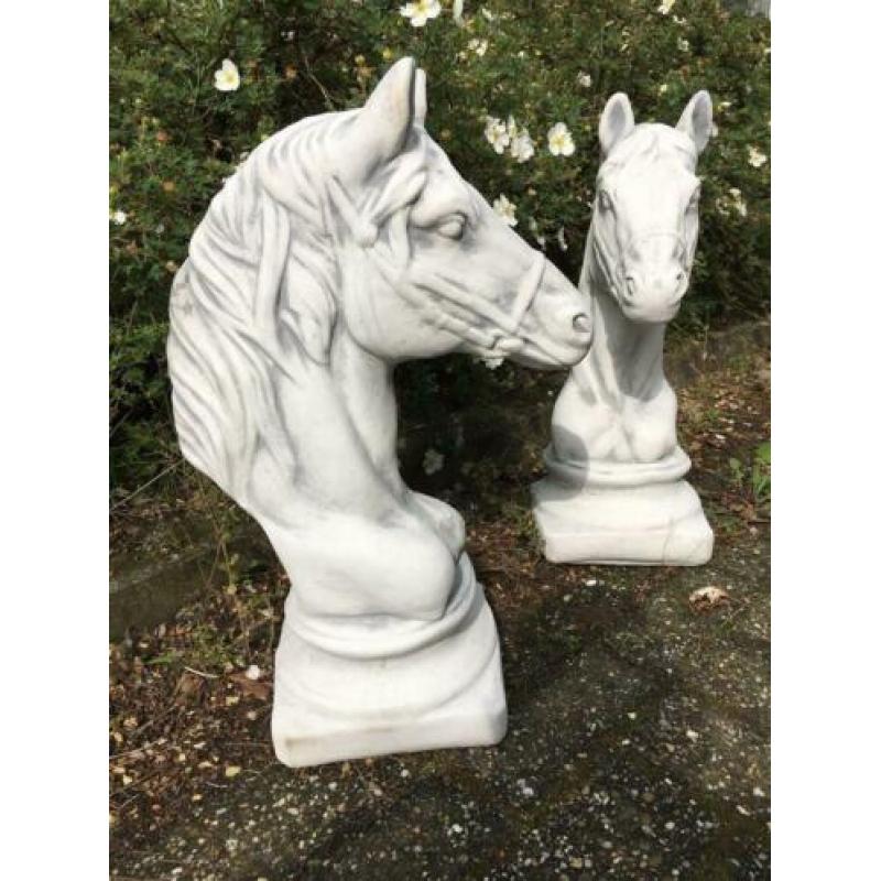 Set van 2 paardenhoofden, steen-tuindecoratie-tuin