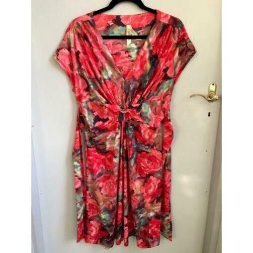 Summum zomerjurk koraal-rood- zwart maat L 42
