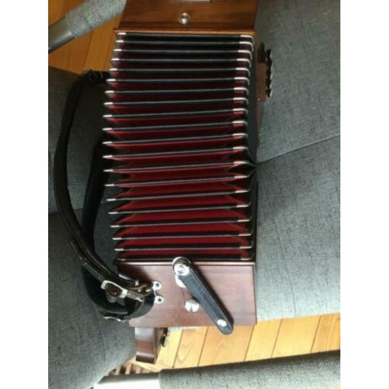 Te koop trekharmonica MAUGEIN GC