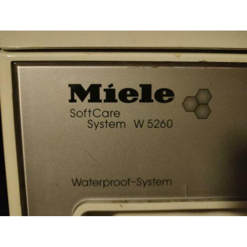 Miele wasmachine met ijzeren trommelkruis en condensdroger