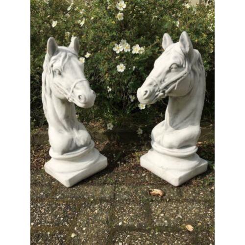 Set van 2 paardenhoofden, steen-tuindecoratie-tuin