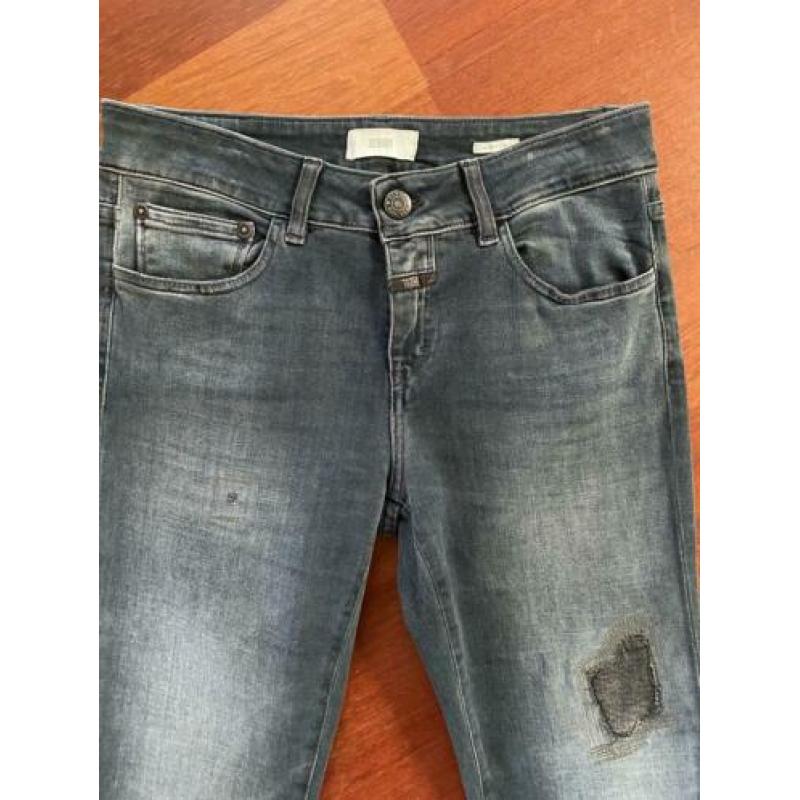 Schitterende zgan jeans van Closed donkerpaars maat 27