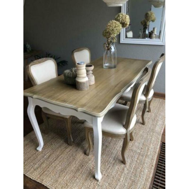 Eettafel met 4 stoelen
