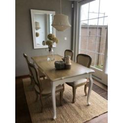 Eettafel met 4 stoelen