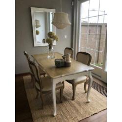 Eettafel met 4 stoelen