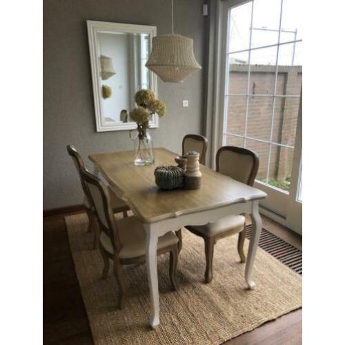 Eettafel met 4 stoelen