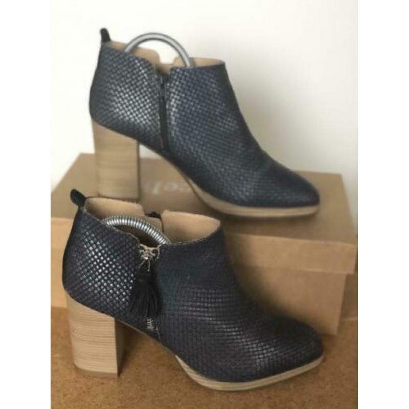 Enkellaarsjes blauw mt 40 echt leer