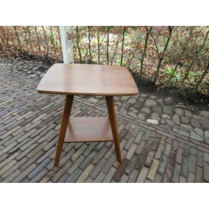 Vintage TV / Bijzettafelte. Jaren : 60 / 70.