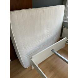 Tweepersoonsbed 140x200 IKEA incl. lattenbodem en matras