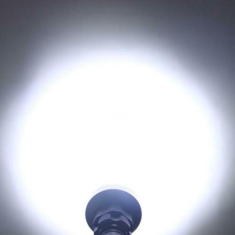Extreem Felle Zaklamp 90000LM. Led Torch 90000 Lumen 40cm!!!