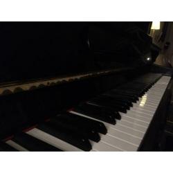 Te koop mooie zwarte Eavestaff piano