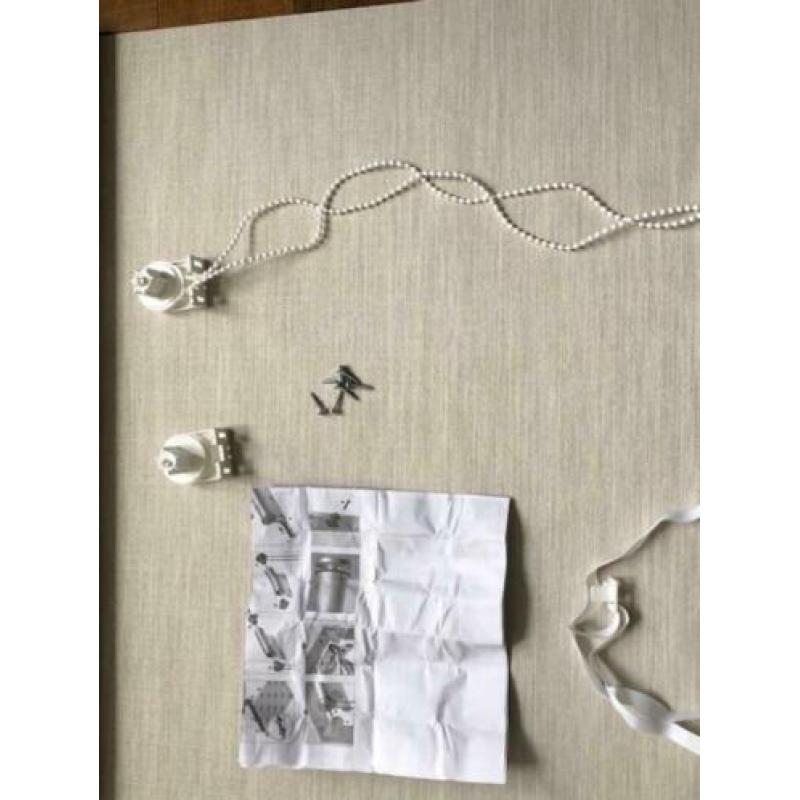 Nieuw rolgordijn in verpakking 69 x 185 cm beige