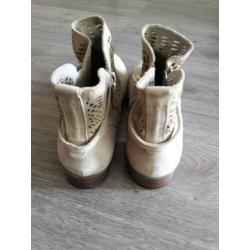 Nieuwe beige laarsjes maat 37