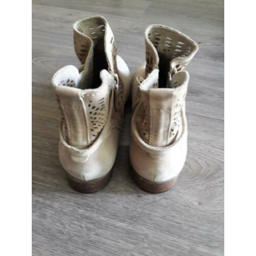 Nieuwe beige laarsjes maat 37