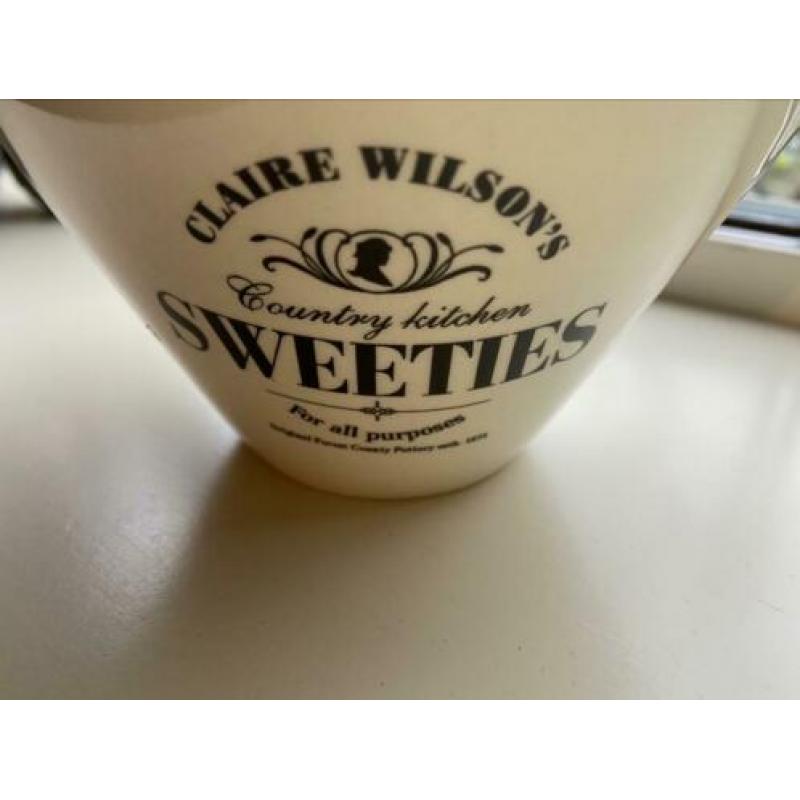 Claire Wilson’s servies snoepjespot / sweeties