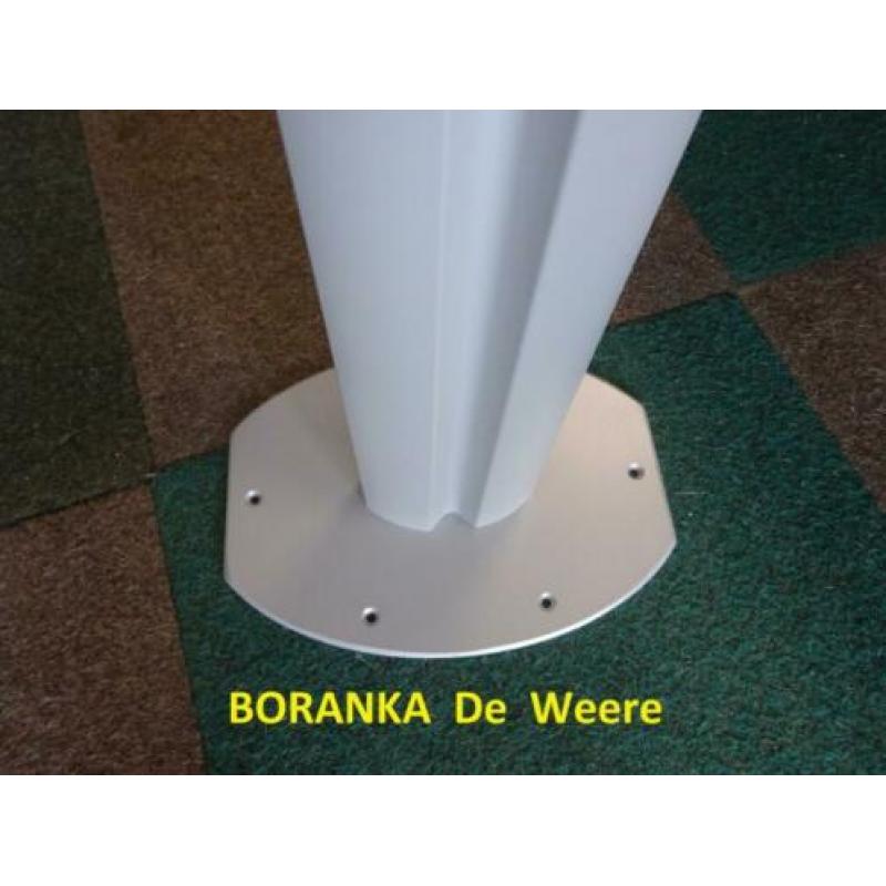 • 32 . BORANKA.PARTS Tafelpoot recht.