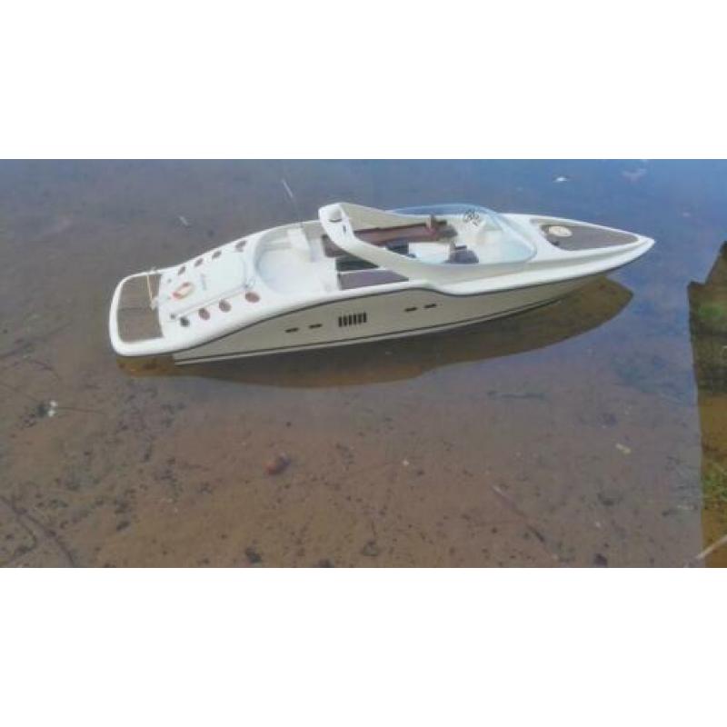 Motorjacht rc ongeveer 70cm lang