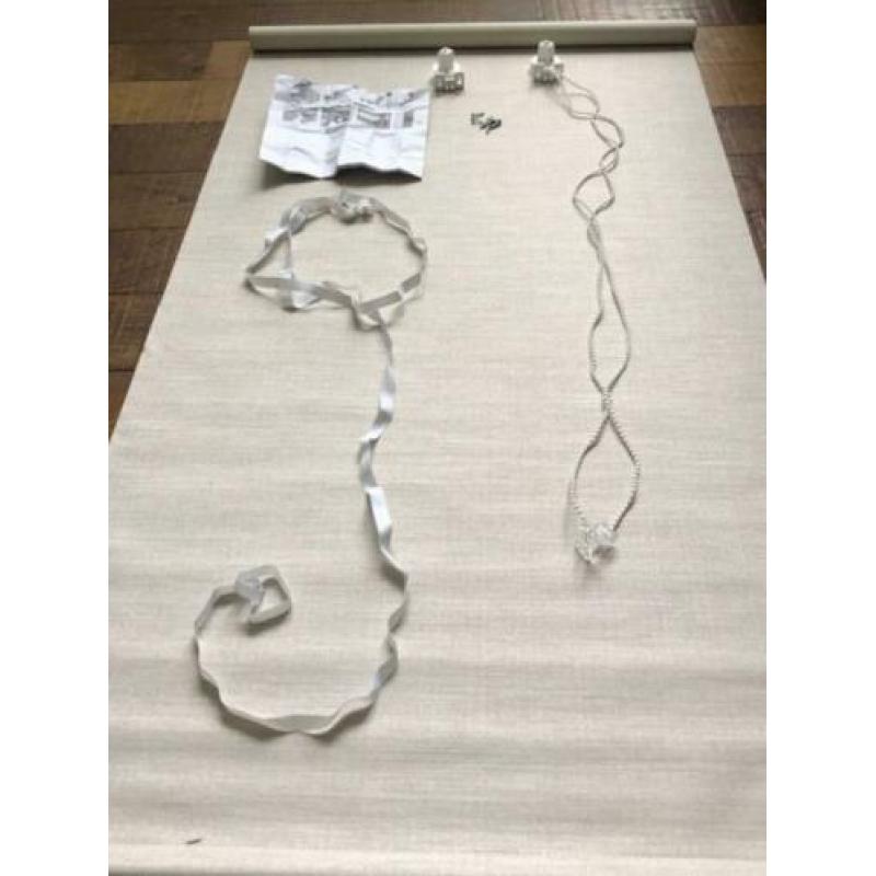 Nieuw rolgordijn in verpakking 69 x 185 cm beige