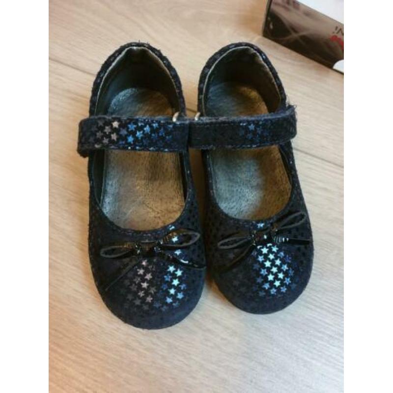 Mooie schoentjes maat 23 van Naturino mini nieuwprijs 69,95