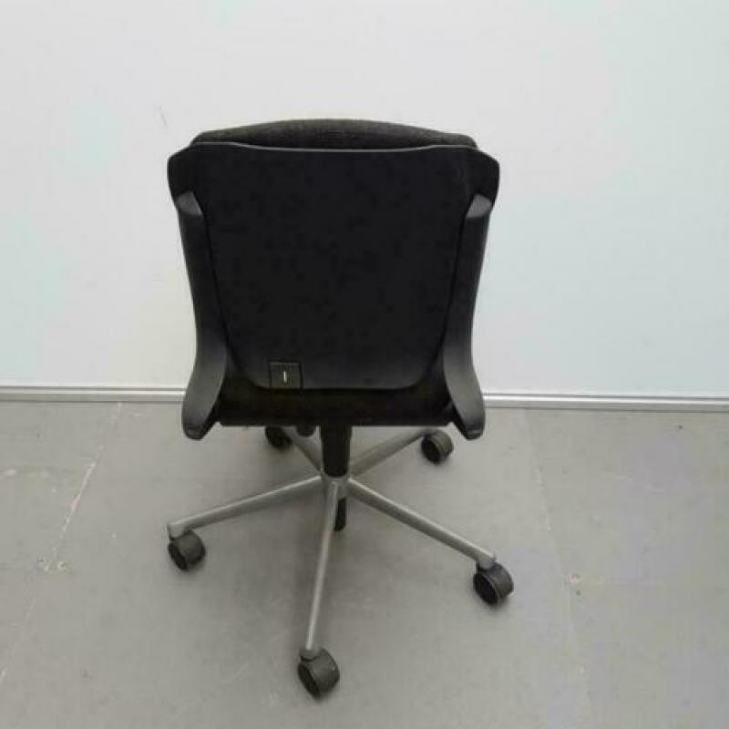 2x AHREND 230 bureaustoelen - zwarte nieuwe stof S06