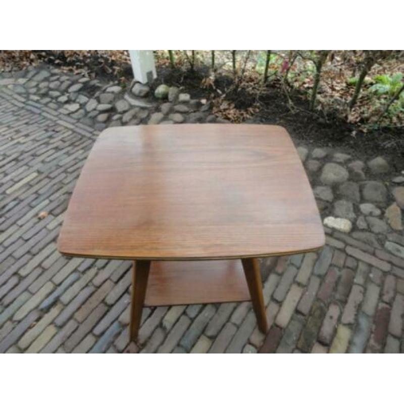 Vintage TV / Bijzettafelte. Jaren : 60 / 70.