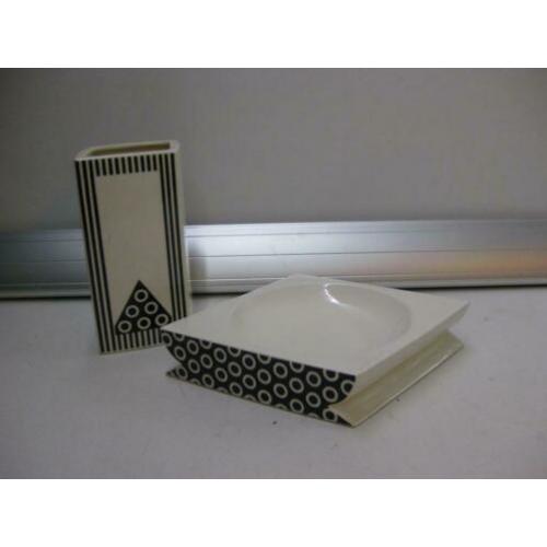 art deco vaas 17 cm hoog en schaal klein chipje (120)