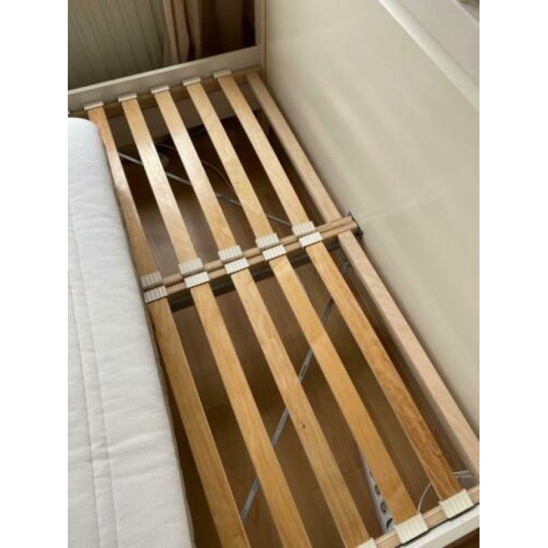 Tweepersoonsbed 140x200 IKEA incl. lattenbodem en matras