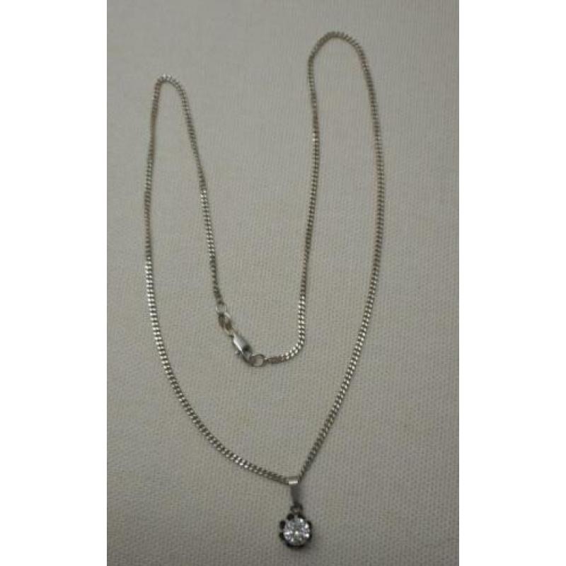 Zilveren ketting met hangertje met helder steentje nr.447