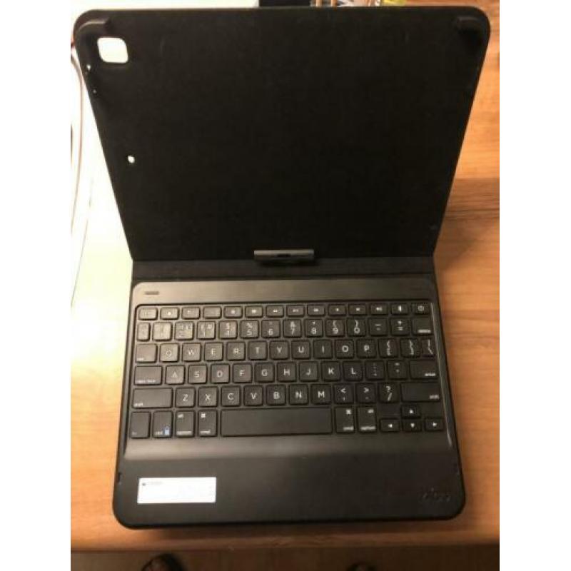 Zagg Messenger folio, tablet keyboard case for iPad Air pro