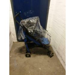 Buggy met regenkap. Is voor oppas kindje geweest.