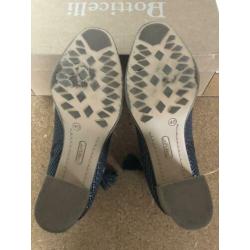Enkellaarsjes blauw mt 40 echt leer