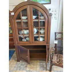 Zeer Nette Eiken Wand Vitrine kast in 2 gedeelten
