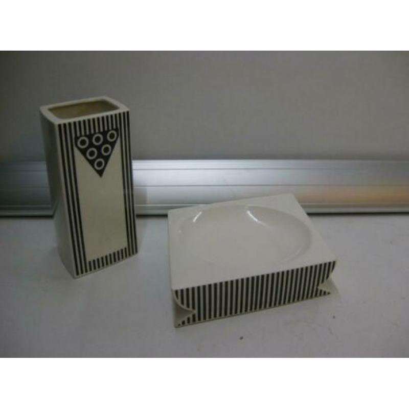 art deco vaas 17 cm hoog en schaal klein chipje (120)