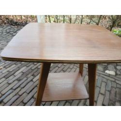 Vintage TV / Bijzettafelte. Jaren : 60 / 70.