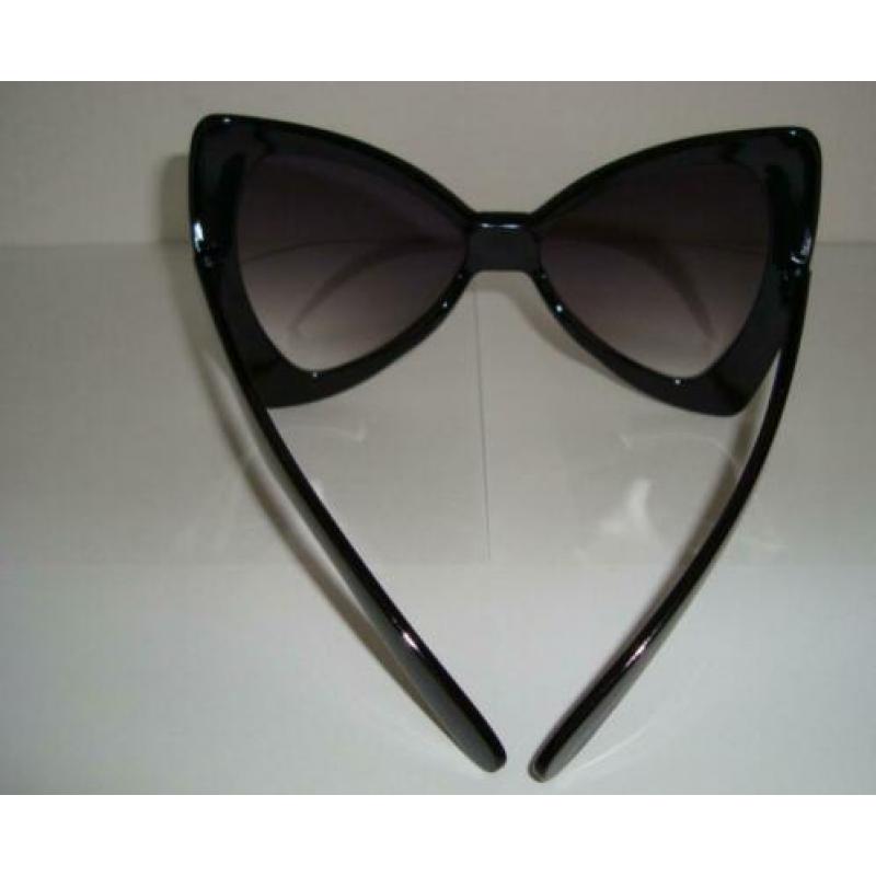 Erg mooie zwarte Dames zonnebril "MARIPOSA" voor € 4,95