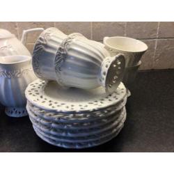Thee servies