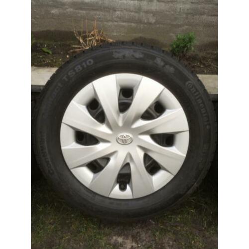 15” toyota verso s velgen + winterbanden + wieldoppen 5x100